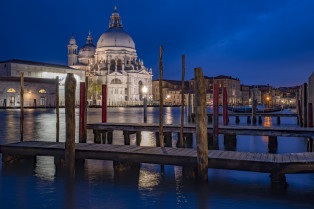 Reisen und ferne Länder